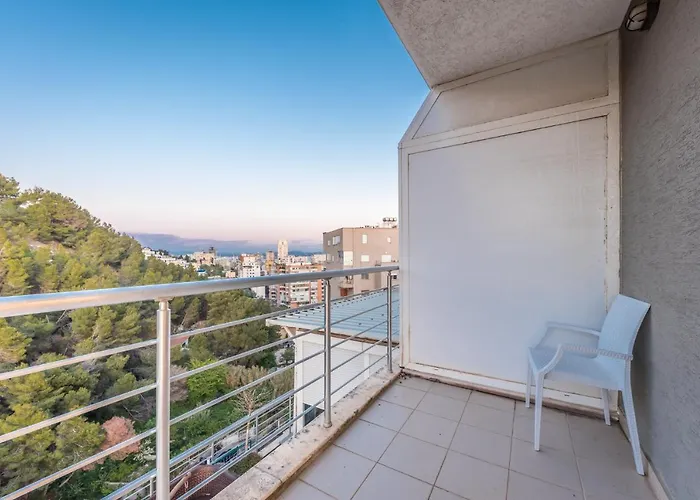 Blue Heaven -Full Sea View Brand New Apartment