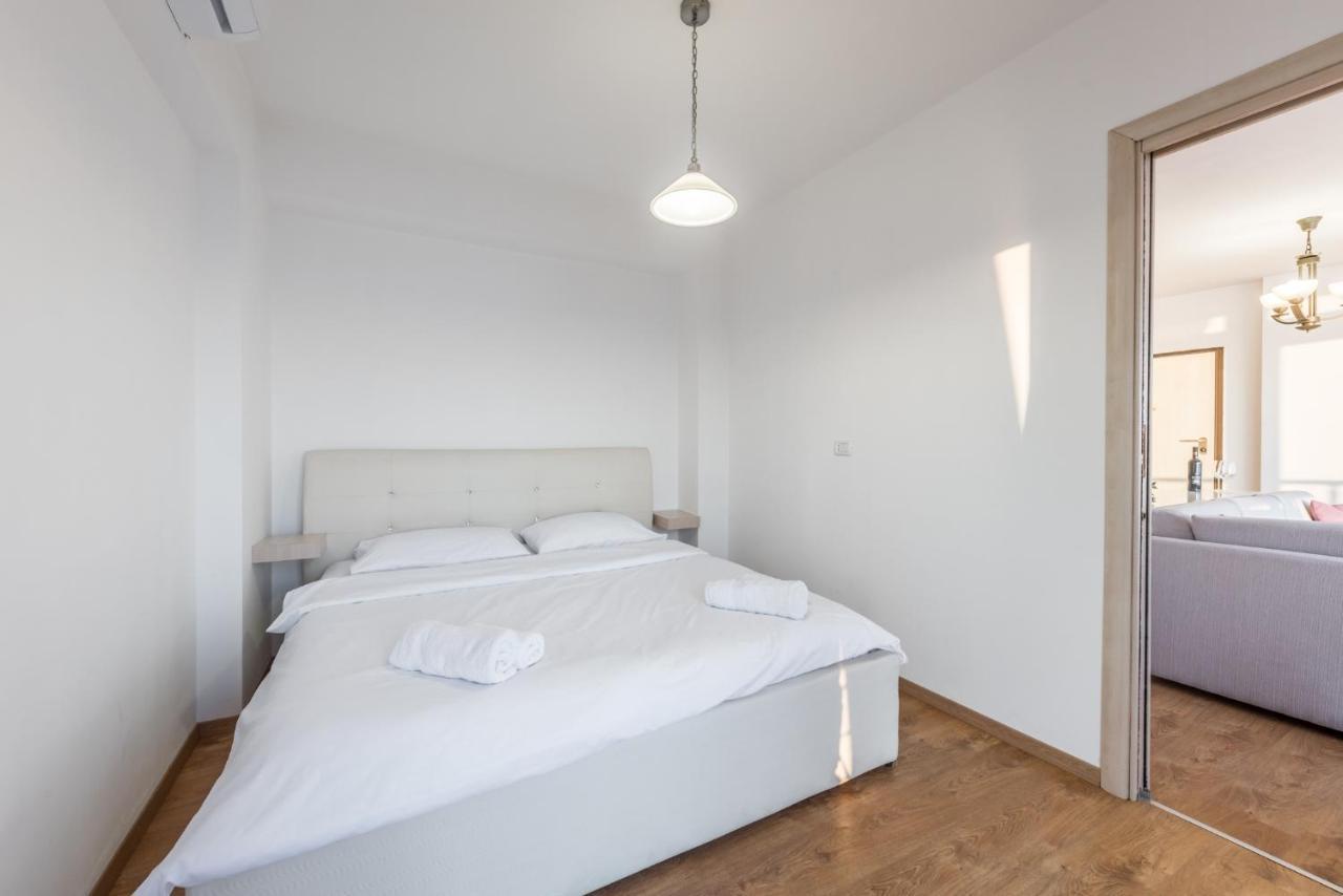Blue Heaven -full Sea View Brand New Apartament *
