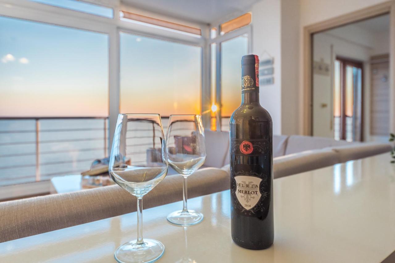 Blue Heaven -full Sea View Brand New Apartament Durrës